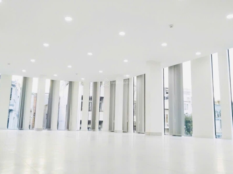 BUILDING 9 TẦNG MỚI XÂY - VỊ TRÍ ĐẮC ĐỊA QUẬN 1 - 128 TỶ