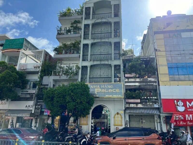 Toà nhà 6 tầng kinh doanh đa ngành, Nguyễn Biểu, Phường 1, Quận 5, hợp đồng thuê 6000$/tháng